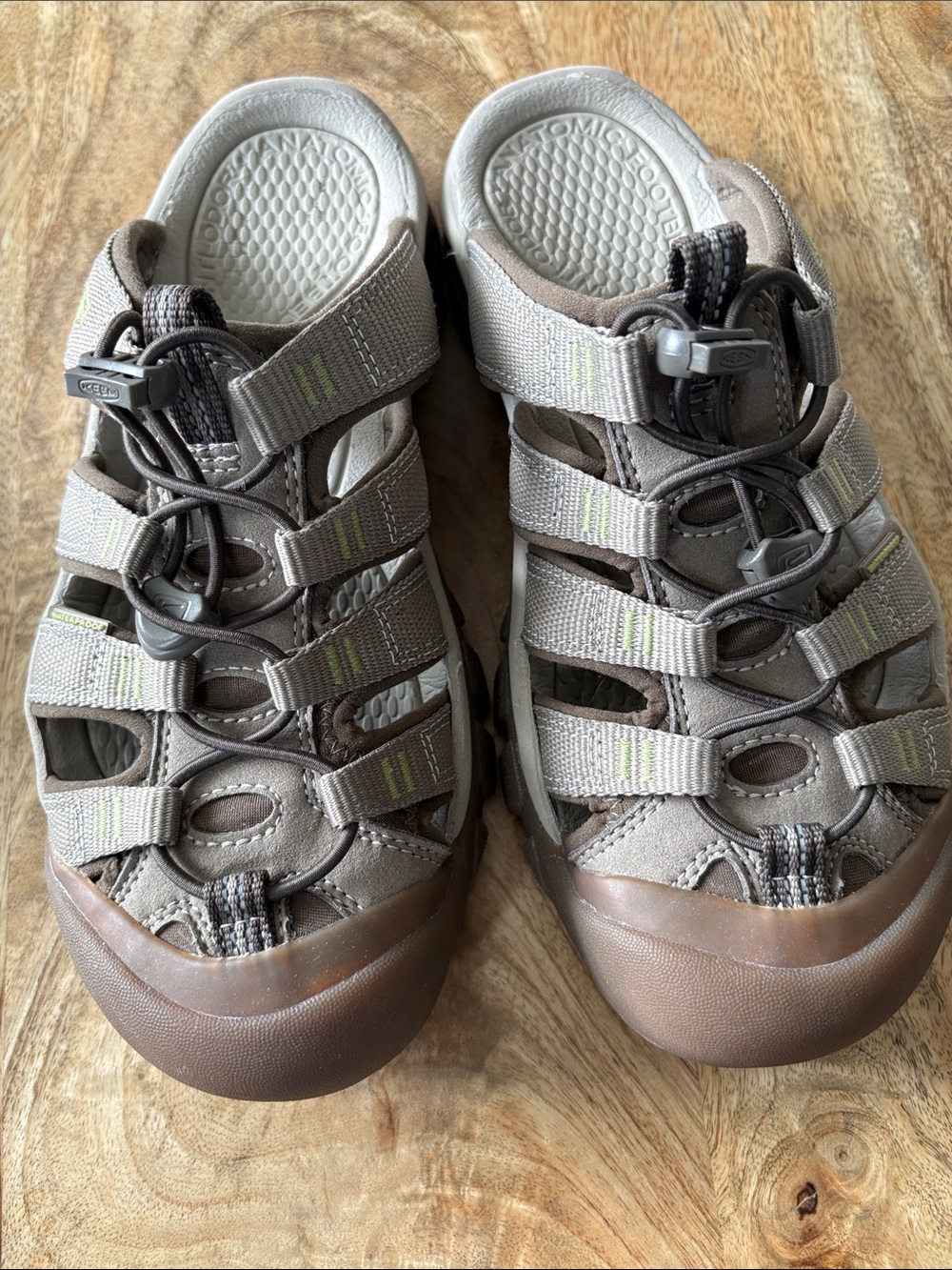 Keen Women’s Brown and Gray Slip-On Hiking Sandals - Picture 6 of 9